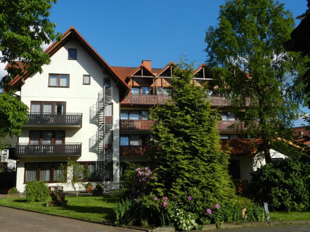 Parkhotel Zum Stern Oberaula Exterior foto